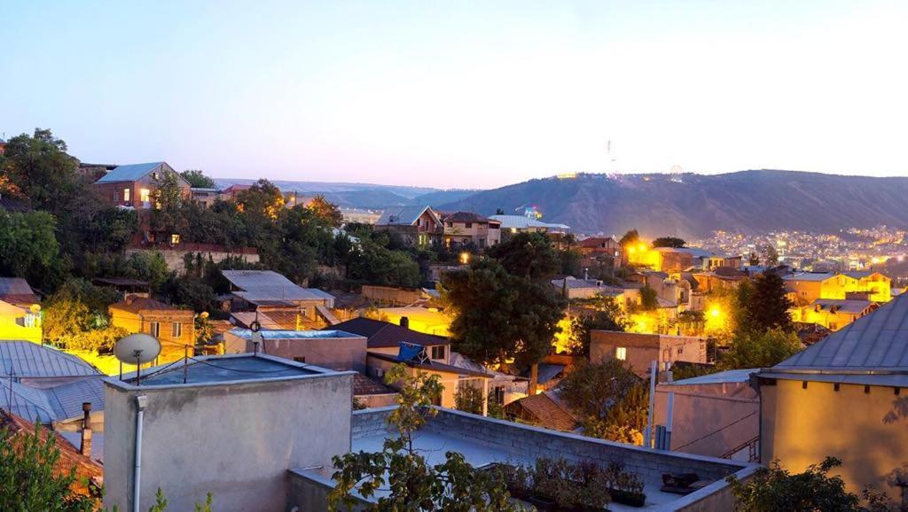 Alex'S Cosy Guesthouse Tbilisi Exterior foto
