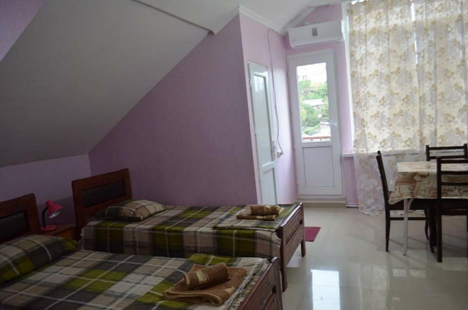 Alex'S Cosy Guesthouse Tbilisi Exterior foto